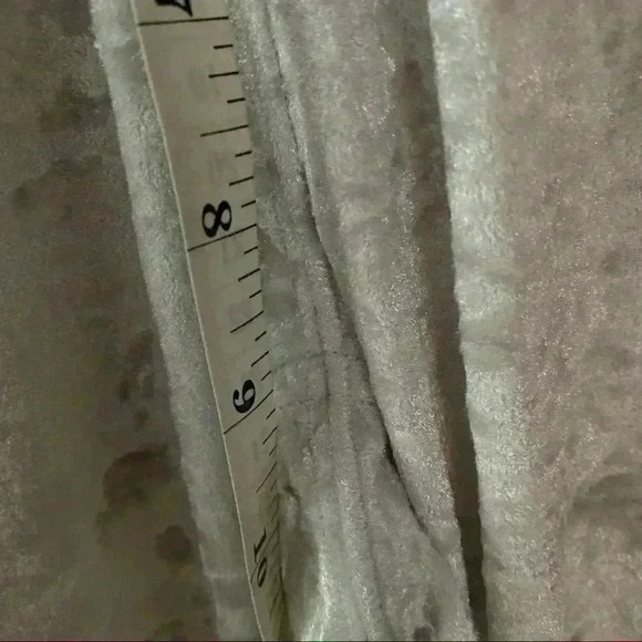 Lululemon Ready to Crush Jogger
Chrome - Picture 3 of 9